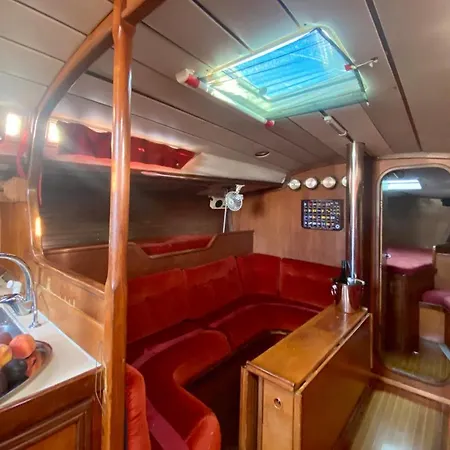 Hotel en barco Tims Aprilia Marittima
